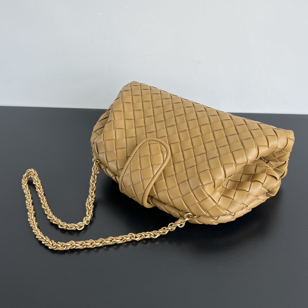 Teen Lauren 1980 Padded Intrecciato Leather Clutch With Chain Apricot